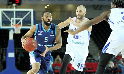 Ανακοίνωσε Ρέντινγκ η Παρτίζαν