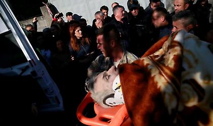 Θρήνος στην Αλβανία: Τα θανάσιμα ρίχτερ ξεκλήρησαν ολόκληρες οικογένειες (vid)