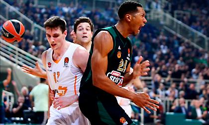 Τζόνσον: «Να χτίσουμε σε αυτήν την εμφάνιση, μεγάλος προπονητής ο Πιτίνο»