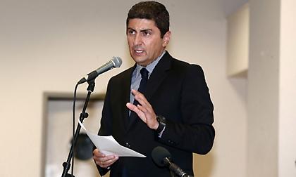 Αυγενάκης για τους παίκτες του Ολυμπιακού: «Όσοι υπηρετούν την Εθνική πρέπει να την προστατεύουν»