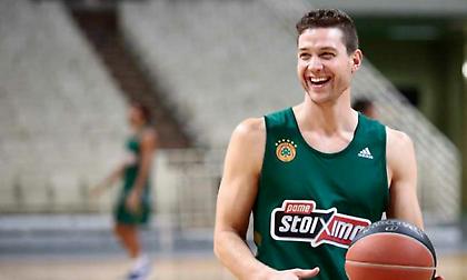 Φρεντέτ: Όταν έδινε μαθήματα για το… τέλειο τρίποντο! (video)