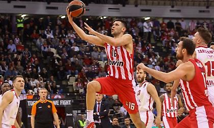 Παπανικολάου: Σπουδαίος με Αρμάνι και διπλό season high!