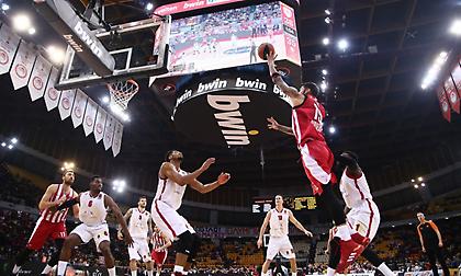 Είδε και ο… Καμπιάσο τη νίκη του Ολυμπιακού επί της Αρμάνι (video)