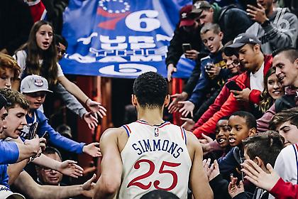 Ο Σίμονς έκανε τρία καθοριστικά κλεψίματα στα τελευταία 14 δευτερόλεπτα (video)