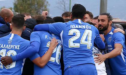 Απτόητος ο Ιωνικός