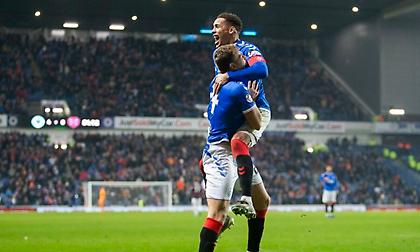 Πεντάρα και κορυφή για Ρέιντζερς