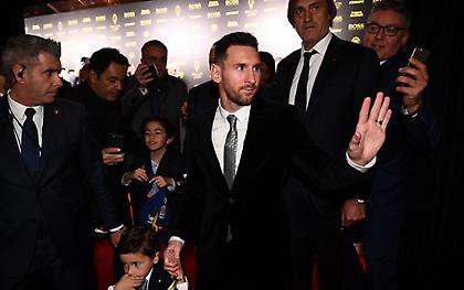 Έφτασε Παρίσι η οικογένεια Μέσι