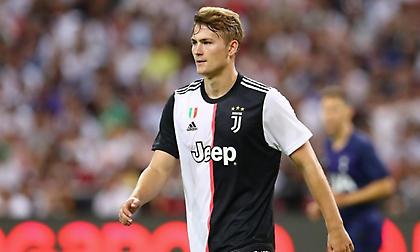 Ντε Λιχτ: «Ο Σέρχιο Ράμος είναι το ίνδαλμά μου»