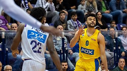 Άνετο «διπλό» για την αήττητη Μακάμπι