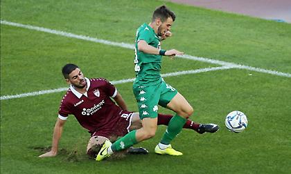 Εκτός τέσσερις, επιστρέφουν δύο στην ΑΕΛ