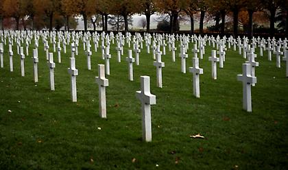 Γαλλία: Πάνω από 100 μνήματα βεβηλώθηκαν σε εβραϊκό κοιμητήριο στην περιοχή Μπα Ρεν