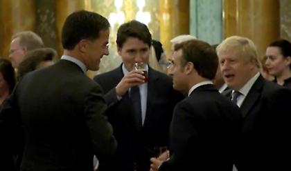 Viral έχει γίνει βίντεο με τους Μακρόν, Τριντό και Τζόνσον να τα «χώνουν» στον Τραμπ