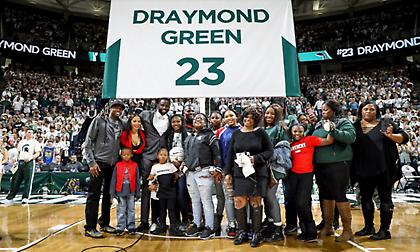 Αποσύρθηκε η φανέλα του Γκριν από το κολέγιο του (video)