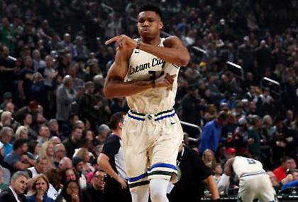 «13άρι» οι Μπακς, με σούπερ Γιάννη! (video)