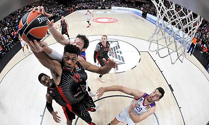 Live: Αρμάνι Μιλάνο-Ερυθρός Αστέρας