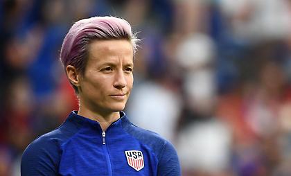 Η Ραπίνο δεν θα σταματήσει μέχρι να γονατίσει και τον τελευταίο ομοφοβικό του πλανήτη