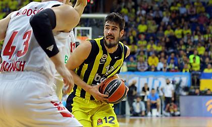 Παραμένουν αμφίβολοι οι Ντε Κολό, Κάλινιτς, Βέστερμαν ενόψει Άλμπα