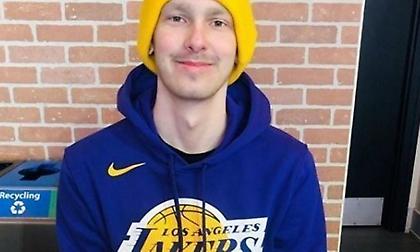 Χειραψία με τον ΛεΜπρόν: Η τελευταία επιθυμία ενός ετοιμοθάνατου!