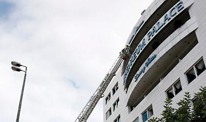 Τρεις εστίες φωτιάς σε διαφορετικούς ορόφους στο ξενοδοχείο της Συγγρού