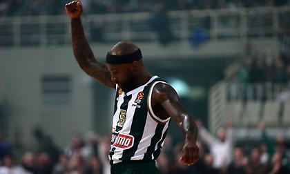 Το τρίποντο-μαχαιριά του Ράις στη λήξη του ημιχρόνου (video)