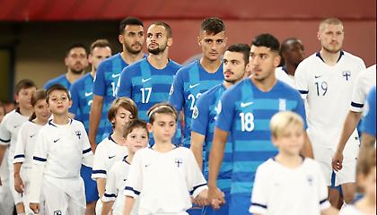 Θα γίνει «σφαγή»: Όλοι οι «μεγάλοι» για τον Έλληνα μπακ του... μέλλοντος!
