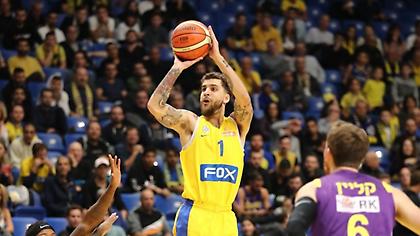 Άνετη νίκη Μακάμπι με show Γουίλμπεκιν