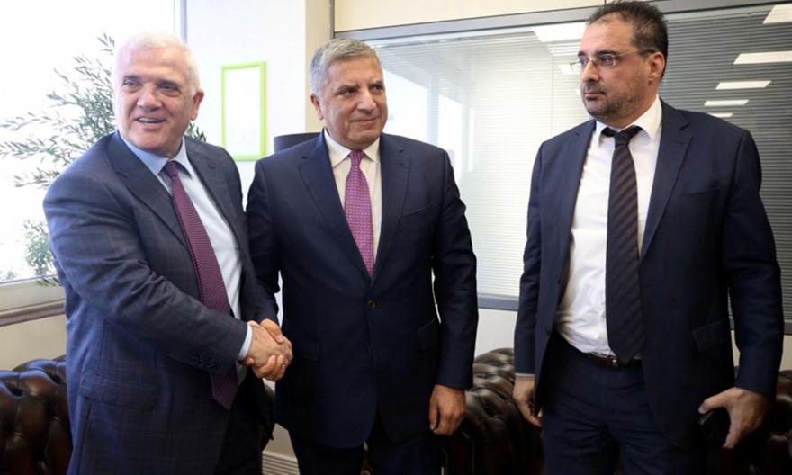 Τα κλικ από τις υπογραφές για την υπογειοποίηση