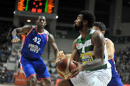 Θέλει Κρις Τζόουνς η Μακάμπι