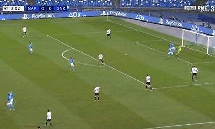 Το… βραχυκύκλωμα του 18χρονου τερματοφύλακα της Γκενκ που έκανε δώρο το 1-0 στη Νάπολι (video)