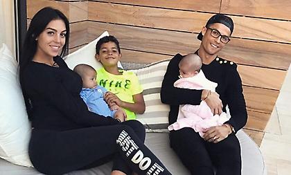 Χαζομπαμπάς ο Κριστιάνο παρέα με την κόρη του (video)