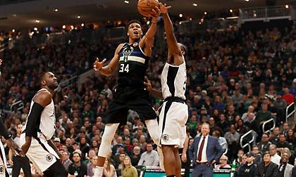 Χωρίς Γιάννη οι Μπακς κόντρα στους Πέλικανς