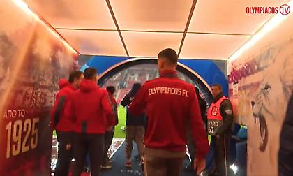 Η άφιξη του Ολυμπιακού στο «Γ. Καραϊσκάκης» για το ματς με τον Ερυθρό Αστέρα (video)