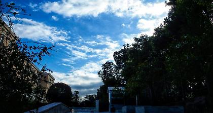 Βελτιωμένος ο καιρός σε αρκετές περιοχές, την Παρασκευή τοπικές βροχές