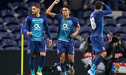 Τα πήρε… όλα η Πόρτο, πρόκριση με άγχος για τη Ρέιντζερς