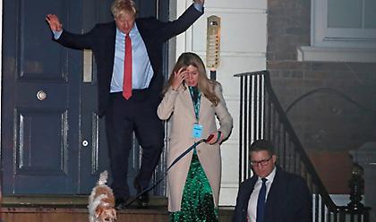 Θρίαμβος Τζόνσον, προαναγγελία παραίτησης από Κόρμπιν, απώλεια έδρας για Σουίνσον