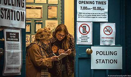 Bρετανία: Ικανοποίηση στις αγορές από τη νίκη του Τζόνσον