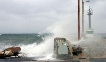 Προβλήματα στα ακτοπλοϊκά δρομολόγια λόγω των ισχυρών ανέμων