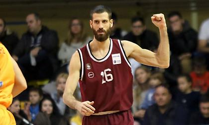 Ευχές Ηφαίστου για τον Μούρτο Τζούνιορ