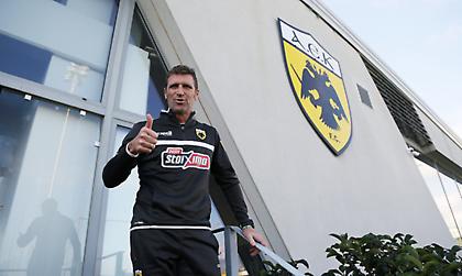 Η πρώτη ενδεκάδα του Καρέρα με 3-5-2