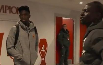 Μανέ σε Ντίνεϊ: «Να προσέχεις το αγόρι μου»! (video)