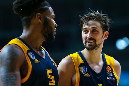 Έριξε… 118 με 19 τρίποντα η Χίμκι πριν τον Ολυμπιακό