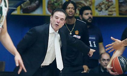 Πιτίνο: «Δεν μας βγάζει εκτός φόρμας η ήττα, έπαιξε καλύτερα το Περιστέρι»