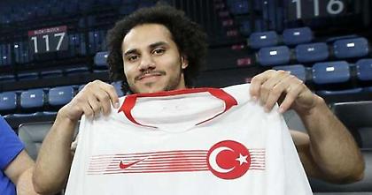 Ερντογάν: «Θα κάνουμε το παν για να πάρει τουρκικό διαβατήριο ο Λάρκιν»