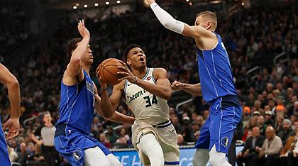 Οι 48 πόντοι του Γιάννη δεν ήταν αρκετοί, τέλος στο σερί των Μπακς