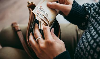 Ξεκινά η καταβολή των συντάξεων - Δείτε τις ημερομηνίες