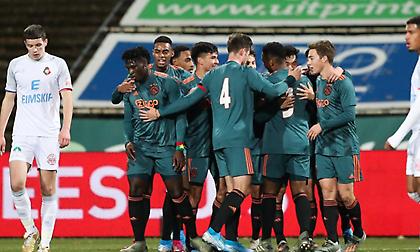 Πρόκριση με... ζόρι για Άγιαξ, εύκολα η Αλκμάαρ