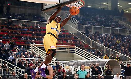 Τα πήρε όλα κι έφυγε (για Final Four) η ΑΕΚ!