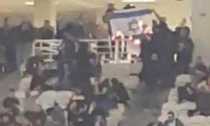 ΑΕΚ – Χάποελ Ιερουσαλήμ: Έκαψαν σημαία του Ισραήλ στο ΟΑΚΑ, καταγγελία στη FIBA (video)