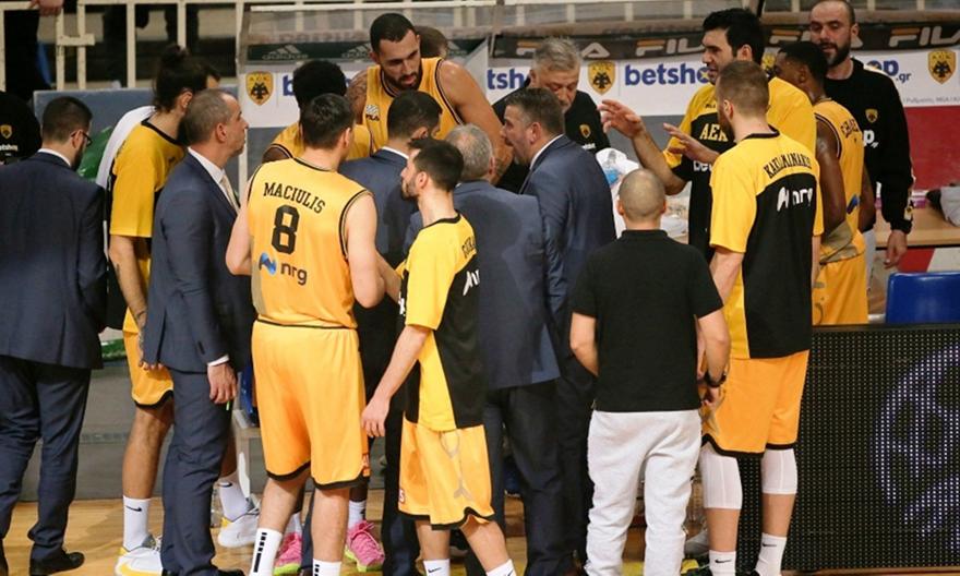 Πετρίδης: «Θέλει να βλέπει την ΑΕΚ του τέταρτου δεκαλέπτου ο Παπαθεοδώρου»