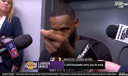 Ο Λεμπρόν έβγαλε το καπέλο στον Γιάννη. Κυριολεκτικά (video)